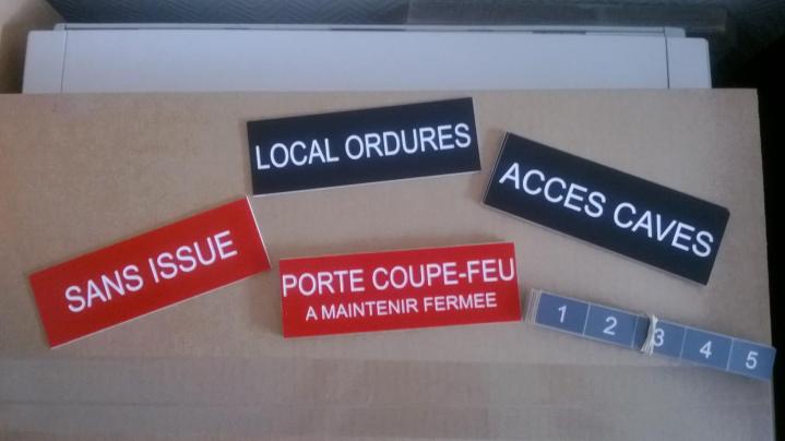 Fabrication et pose de signalétiques en Île-de-France