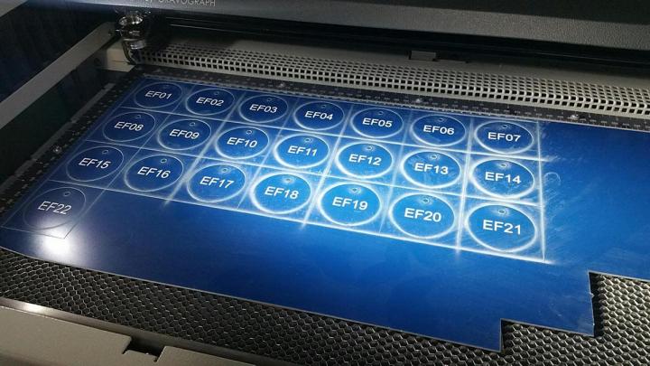 Des professionnels de la gravure sur plaques de boîtes aux lettres à votre service en Île-de-France