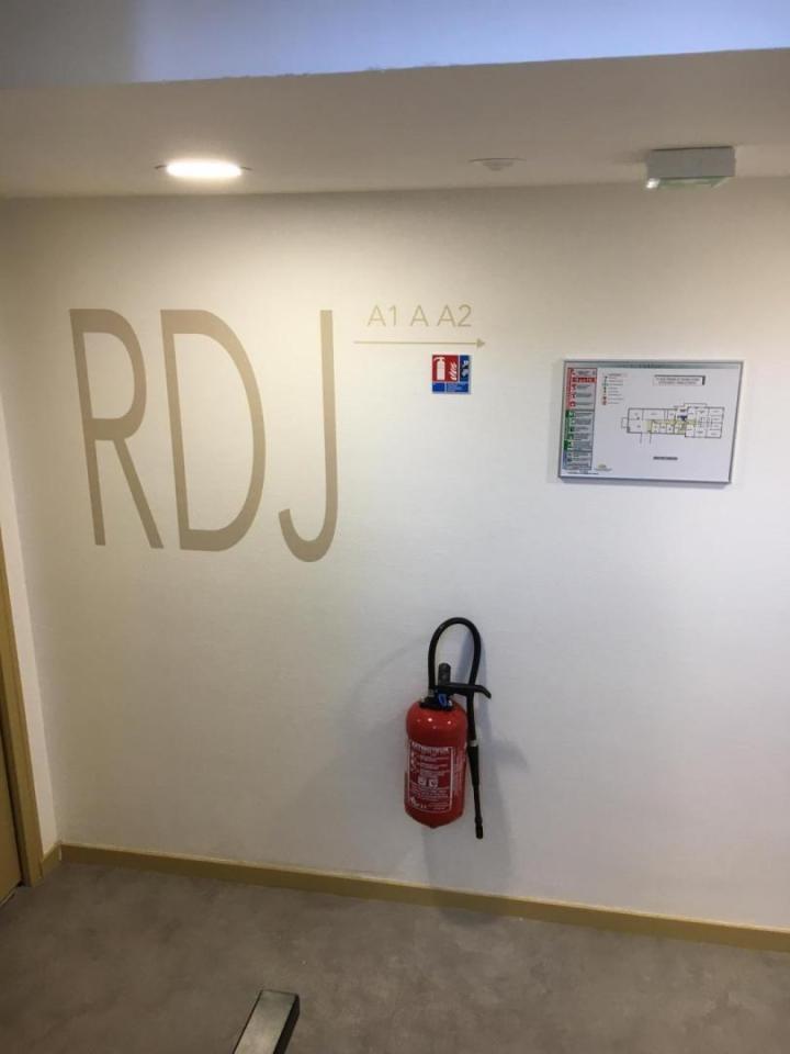 Pose de signalétiques en Île-de-France
