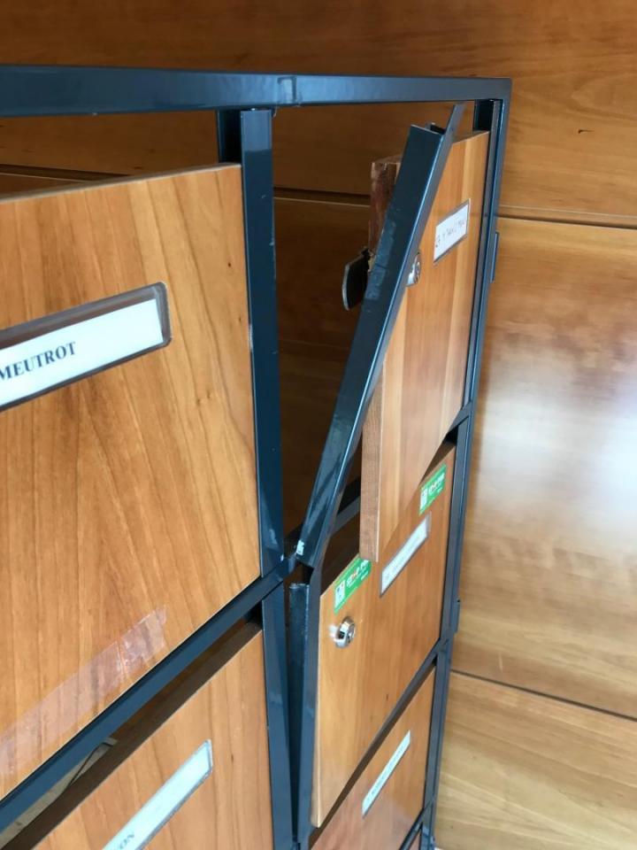 Remplacement porte collective / portillon individuel vandalisés Île-de-France